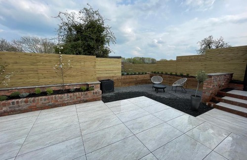 Abbots Salford Maison | Spinney - a unique open plan barn, with private garden