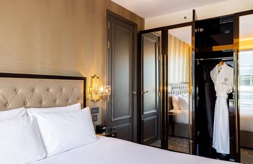Portsoken Hôtel | Spitel Fyeld Junior Suite at Hotel Saint—East End London Views!
