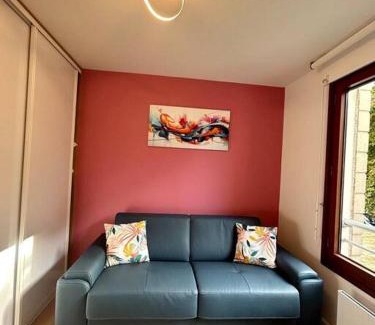 Charenton-le-Pont Appartement | Splendid 92m2 Renovated, 4 Rooms