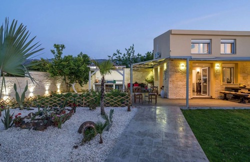 Nerokouros Villa | Splendid Chania Villa | 3 Bedrooms | Garden View Villa | Short Drive to City Centre | Private & Secluded