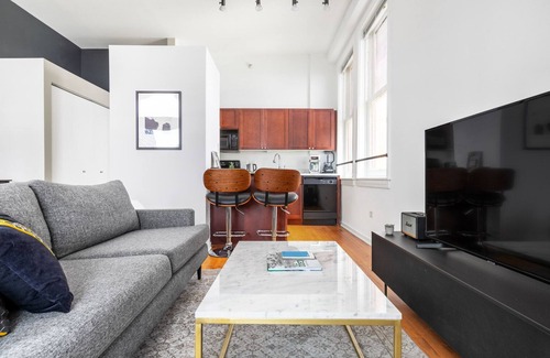 The Loop Appartement | Splendid Loop Studio w/ Gym, Doorman, walk to L & Parks, by Blueground