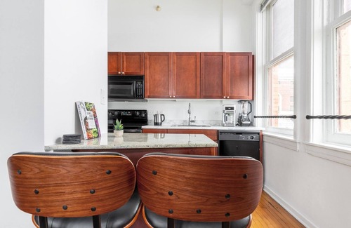 The Loop Appartement | Splendid Loop Studio w/ Gym, Doorman, walk to L & Parks, by Blueground