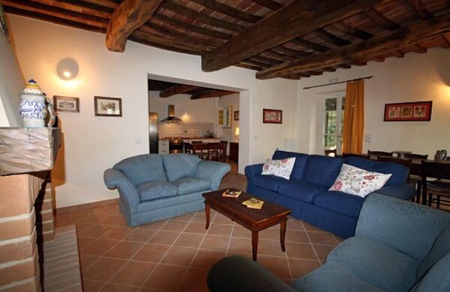 Gualdo Cattaneo Villa | Villa pour 12 personnes, piscine, idéal pour les familles et amis.