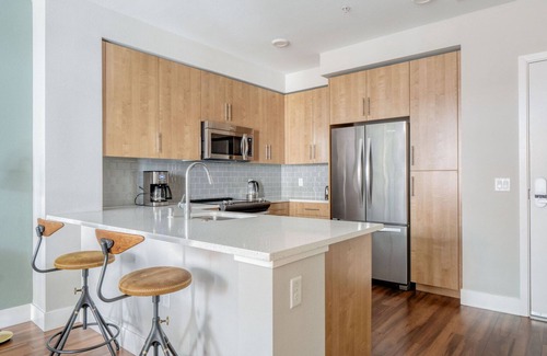 Heritage District Appartement | Splendid Sunnyvale 1BR w/ Movie Room & A/C, nr Shops, by Blueground
