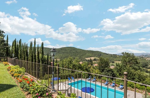 Ripoli Villa | Splendid Villa for 12. Pool, outdoor Jacuzzi 25-hectare Park, Hunting, Fishing