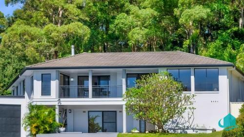 Caves Beach Maison | Splendour Hideaway - Luxury pool at Caves Beach