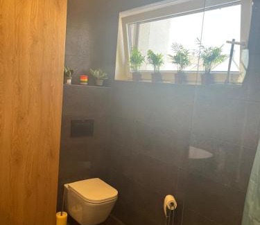 Swarzedz Maison | Spokojne pokoje z udogodnieniami