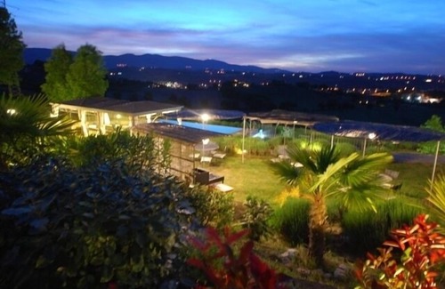 Spoleto Appartement | Spoleto au bord de la piscine, apt. 1 - vue magnifique, à seulement 1 km du vieux village