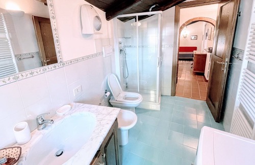 Strettura Maison | Spoleto Splash Casa Vicolo, a fabulous country cottage sleeps 4/5/wifi/aircon