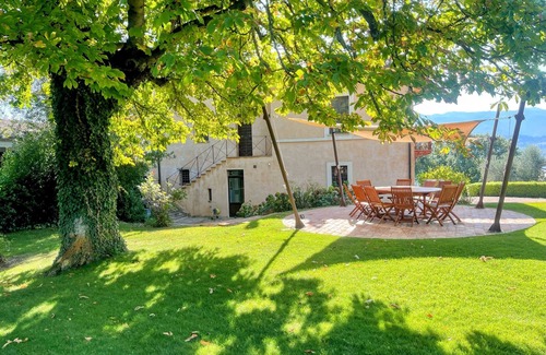Spoleto Maison | SPOLETO TRANQUILITA + PISCINE. SLEEPS 20. SPOLETO CENTRE 15 MINS