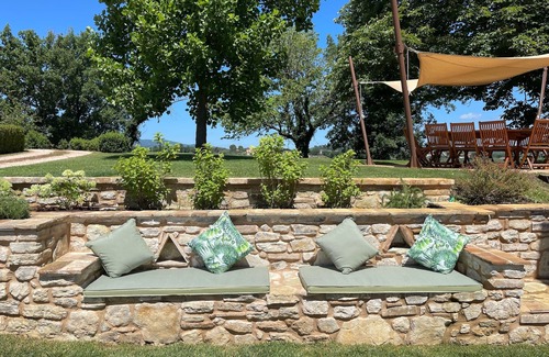 Spoleto Villa | SPOLETO TRANQUILITA + PISCINE. SLEEPS 20. SPOLETO CENTRAL. 15 MINUTES