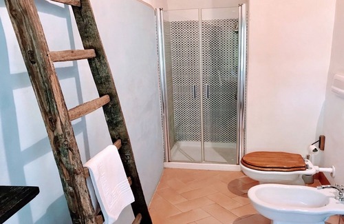 San Brizio Villa | SPOLETO TRANQUILITA + PISCINE. SLEEPS 20. SPOLETO CENTRE 15 MINS