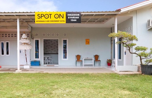 Padang Hôtel | SPOT ON 1944 Inezdior