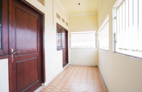 Surabaya Hôtel | SPOT ON 2219 Madina Residence Syariah