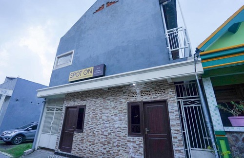 Surabaya Hôtel | SPOT ON 2219 Madina Residence Syariah