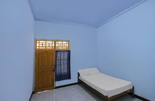 Selong Belanak Hôtel | SPOT ON 92567 Jati Homestay Near Taman Suranadi