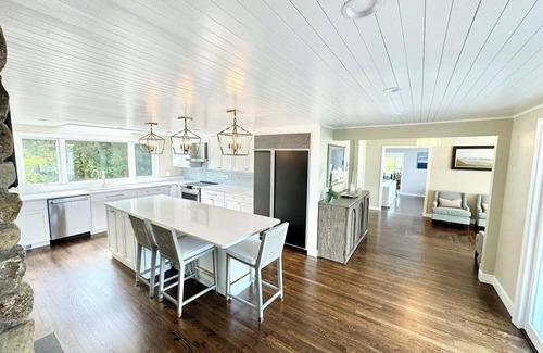 Cohasset Maison | Sprawling Estate with sparkling pool, walk to beach, all overlooking the ocean!