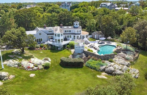 Cohasset Maison | Sprawling Estate with sparkling pool, walk to beach, all overlooking the ocean!
