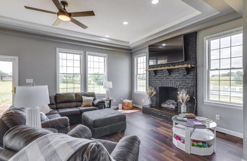Berry Maison | Sprawling Kentucky Getaway with Pool and Hot Tub!