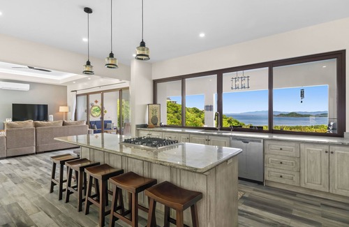 Playa Hermosa Maison | Sprawling Single Level Home - Huge Terrace & Pool