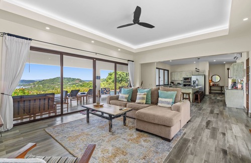 Playa Hermosa Maison | Sprawling Single Level Home - Huge Terrace & Pool