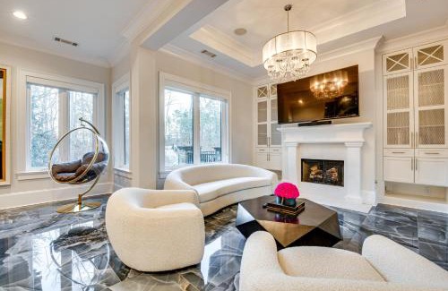 Suwanee Maison | Sprawling Suwanee Home Theater, Pool, Hot Tub!