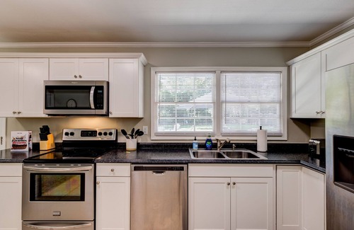Thomasville Maison | Newly Updated-Sprawling Ranch on Wimbledon