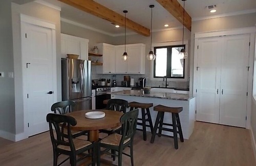 Spring Branch Maison | Spring Branch Cottages "Mountain Laurel"
