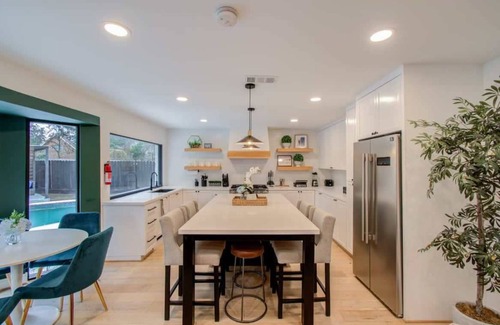 Spring Branch Central Maison | Spring Branch Paradise, 4-BD Backyard Pool Oasis