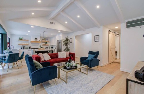 Spring Branch Central Maison | Spring Branch Paradise, 4-BD Backyard Pool Oasis
