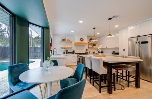 Spring Branch Central Maison | Spring Branch Paradise, 4-BD Backyard Pool Oasis