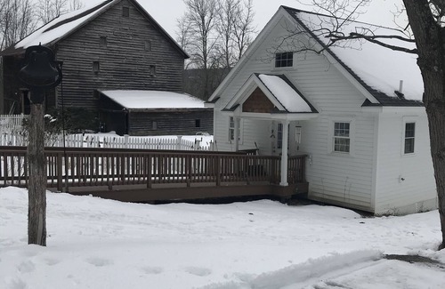 Town of New Scotland Maison | Spring Cottage at Moak's Bend Farm