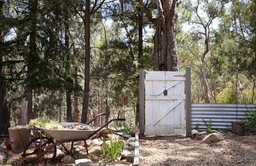 Hepburn Springs Maison | Spring Creek Cottage Hepburn - Secluded Pet Haven