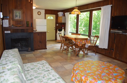 Lakeside Cottage | ** PROMOTION DE PRINTEMPS!** (Voir description) Cottage 2 chambres avec plage privée!