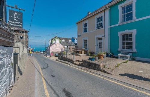New Quay Maison | Spring Gardens