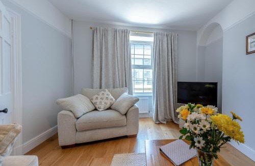 New Quay Maison | Spring Gardens