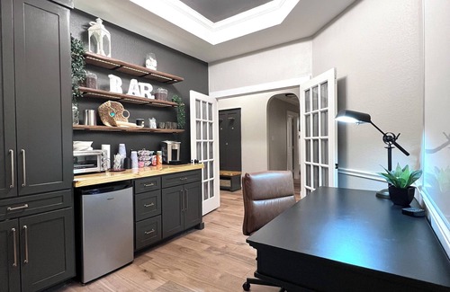 Spring Maison | 20% Off Spring Home, Minutes from The Woodlands, Sleeps 8, King Bed, Coffee Bar,