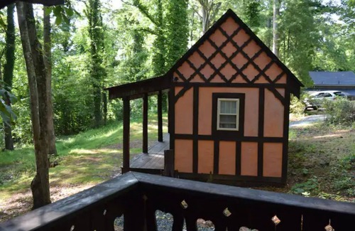 Moneta Cabine | Spring Lake Farm Rustic log cabin on 16-acre private lake