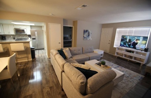 Spring Valley Maison | Condo chic de 2 chambres! Près de Red Rock!