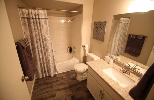 Spring Valley Maison | Condo chic de 2 chambres! Près de Red Rock!