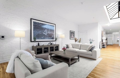 SoHo Appartement | Spring PH by StayHaus | 2BR Full-floor Soho Loft