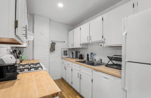 SoHo Appartement | Spring PH by StayHaus | 2BR Full-floor Soho Loft