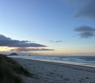 Papamoa Beach Maison | Spring Special, Studio on Hugoway, Papamoa Beach