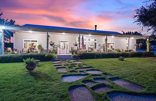 Spicewood Maison | SPRING TIME IN TX! Legacy at the Ranch in Texas Hill Country: 3 homes sleeps 16