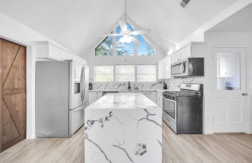 Klein Maison | Ultimate Oasis: Heated Pool, Spa, Game Room, Theatre, Sleeps 14+