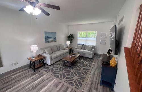 O'Fallon Appartement | Springhurst Serenity Fresh 4BR Getaway