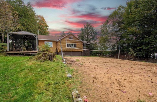 Ryerson Cottage | Sprucehaven Lodge - Trois Chambres Gîte, Couchages 15