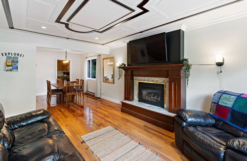 Squamish Maison | Squamish Outdoor Retreat with great location, views and outdoor space.