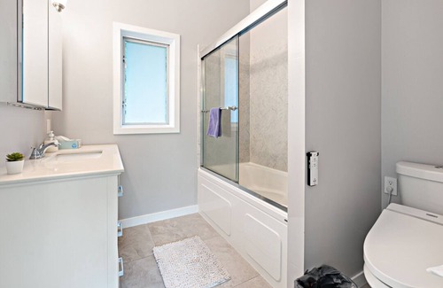 Squamish Maison | Squamish Outdoor Retreat with great location, views and outdoor space.