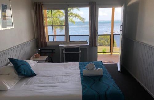 Belmont Hôtel | Squid's Ink Motel